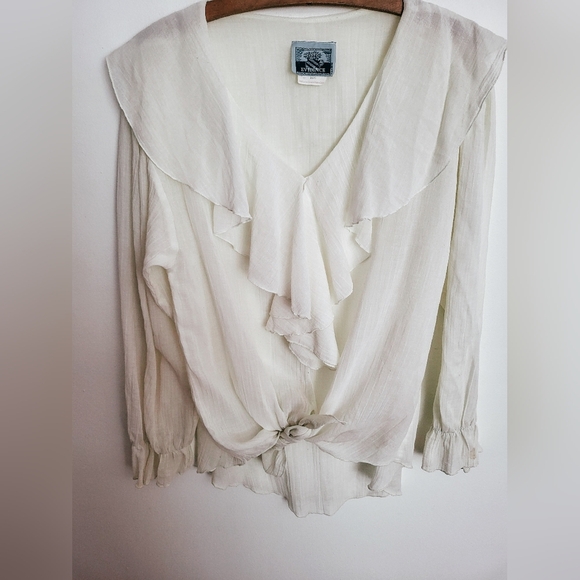 Vintage ruffle long sleeve blouse - Picture 2 of 6